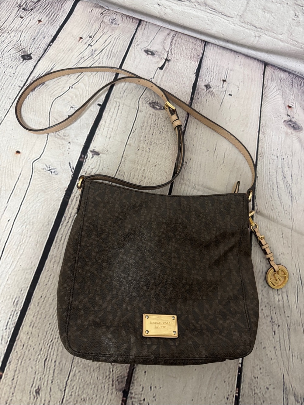 Like new Michael Kors Brown Logo Jet Set Crossbody Adjustable Bag